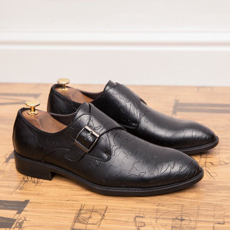 Herrenmode Britischer Stil Geprägte Metallschnalle Business Casual Formelle Schuhe