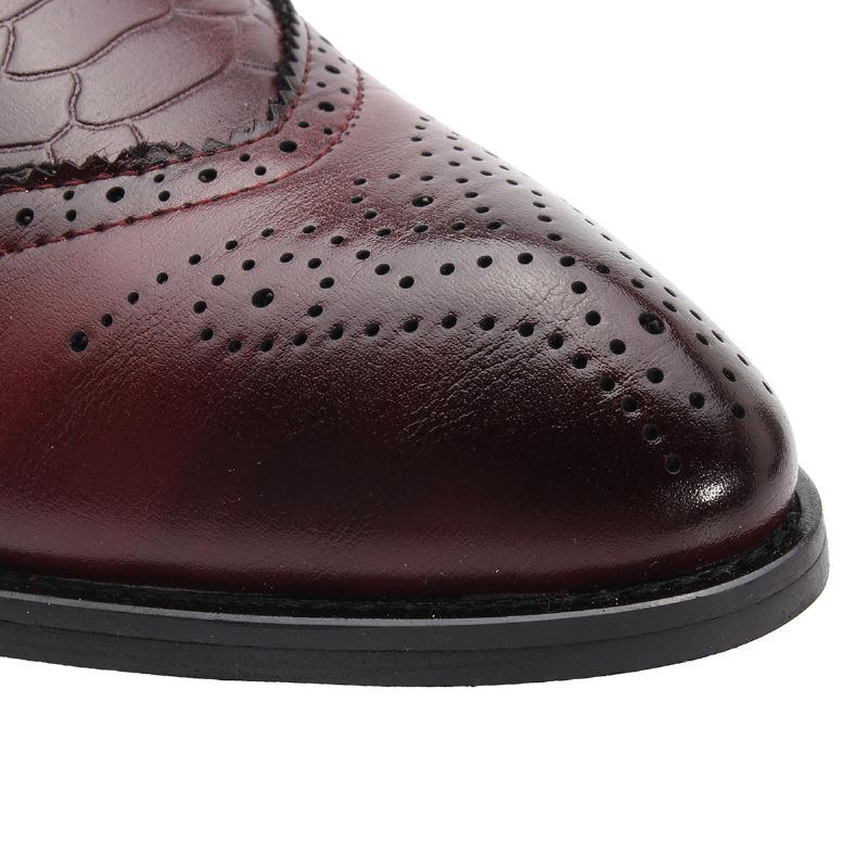 Moderne Brogue Schnittschuhe Für Herren Mit Geschnitzten Klassischen Spitzen Zehen