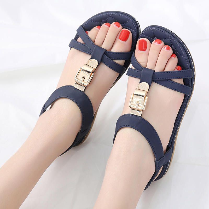 Bequeme Weiche Flache Damensandalen Zum Hineinschlüpfen Mit Metall T Riemen