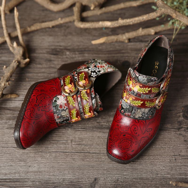 Damen Pumps Mit Retro Blumen Metallprägung Und Schnallenriemen Aus Leder Mit Niedrigem Absatz Und Eckiger Zehenpartie