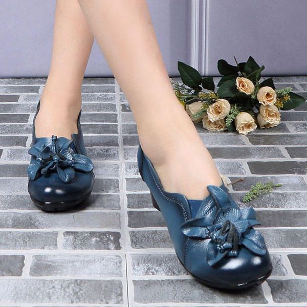 Große Damen Retro Pumps Mit Blumenschmuck Reine Farbe Mittlerer Absatz