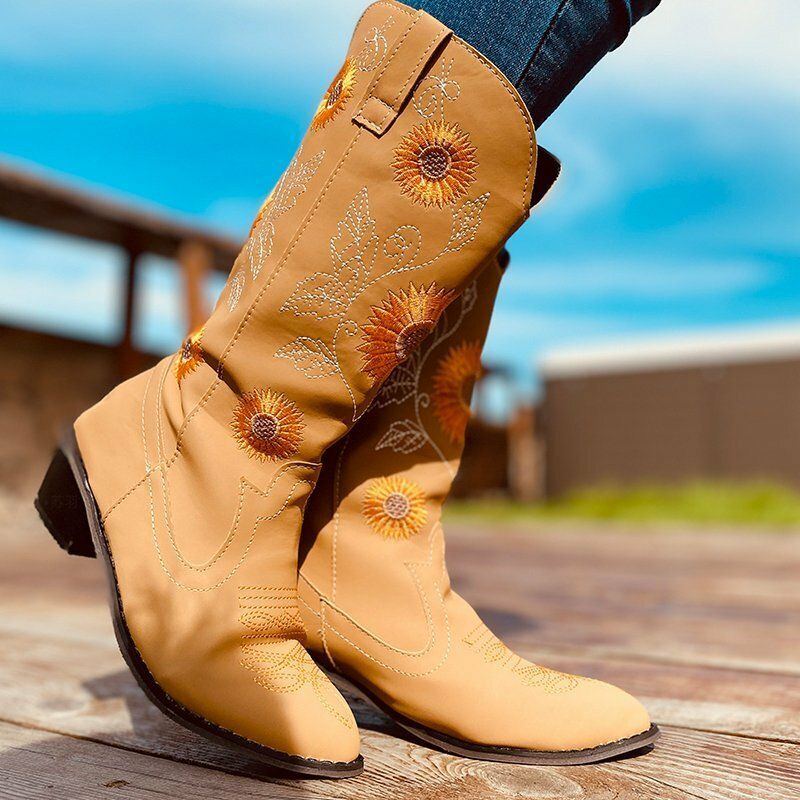 Große Damen Cowboystiefel Mit Gänseblümchen Stickerei Klobigem Absatz Und Spitzer Zehenpartie