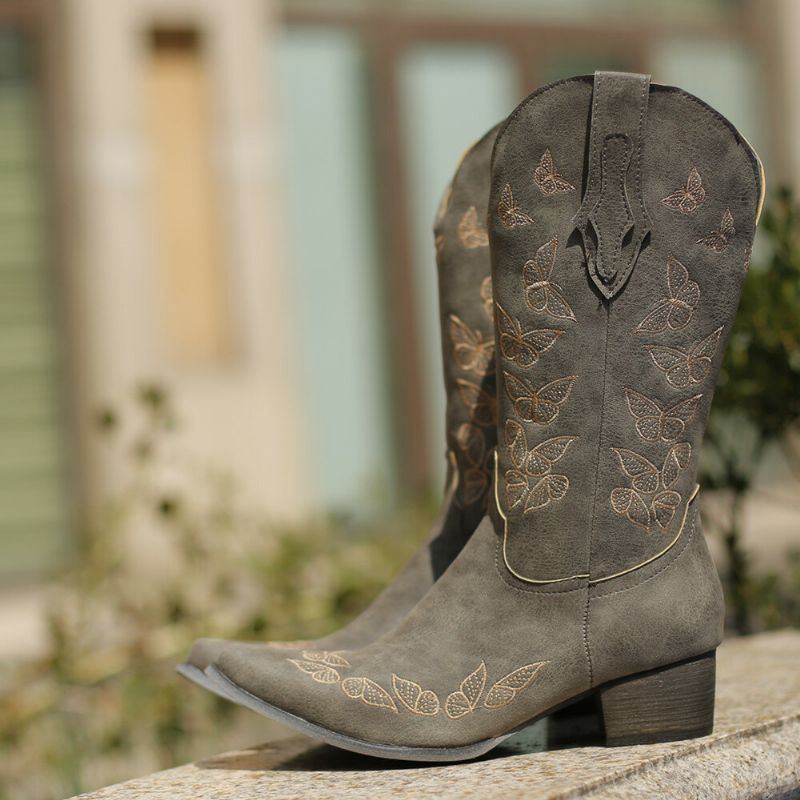 Große Damen Cowboystiefel Mit Schmetterlingsdekor Und Spitzem Zehenbereich