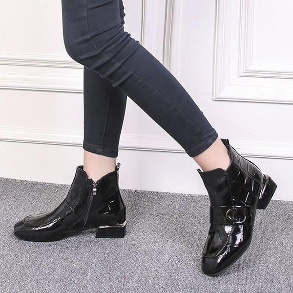 Schicke Damen Stiefeletten Mit Reißverschluss Und Geprägter Lackschnalle